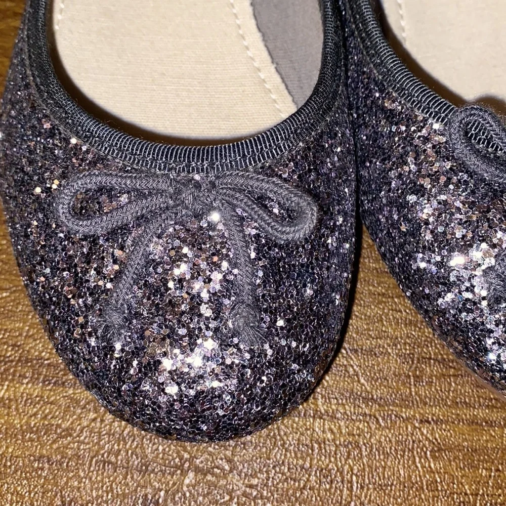 NWT Gap kids slip on size 3